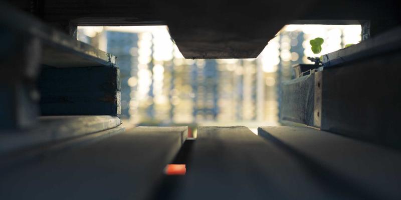 复古未来主义时尚：从60年代太空梦到2024年科技面料潮流搭配全解析