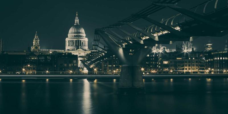 工业风时尚穿搭全解析：从博主街拍中提炼普通人也能驾驭的风格密码