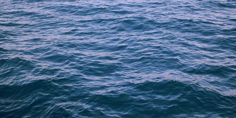 工业风时尚穿搭指南：从T台到街头的民主化革命