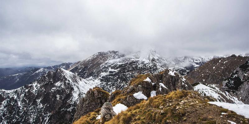 工业风时尚革命：用数字化档案管理打造永不褪色的个人服饰潮流体系