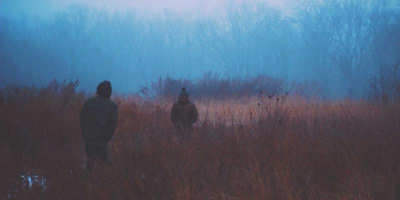 时尚70：复古工业风穿搭指南，解锁硬核与优雅的碰撞美学