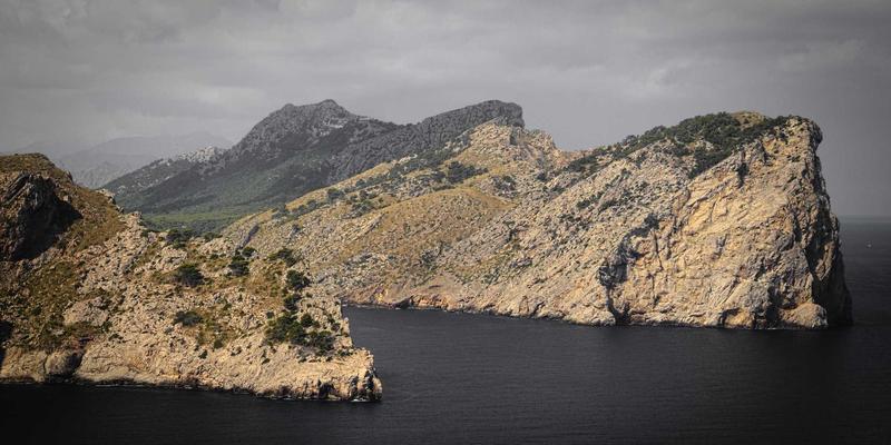 时尚96:解码当代潮流服饰的多元风格密码