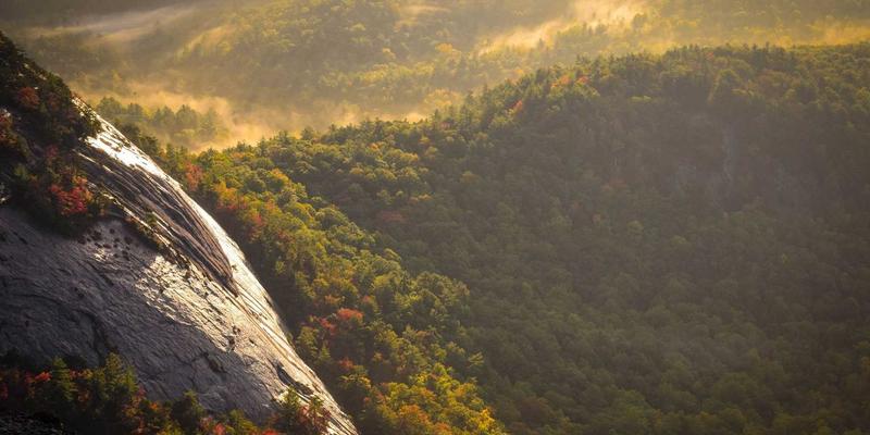职场女性通勤穿搭进阶指南：当工业风时尚邂逅专业感