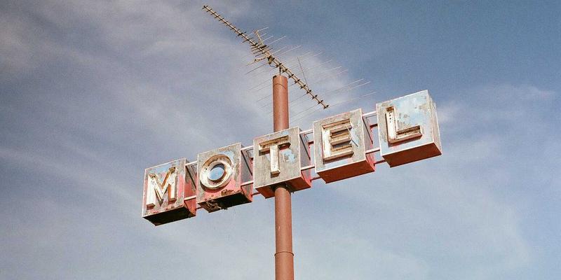 解码多巴胺穿搭的神经科学：潮流色彩如何重塑情绪与工业风时尚搭配