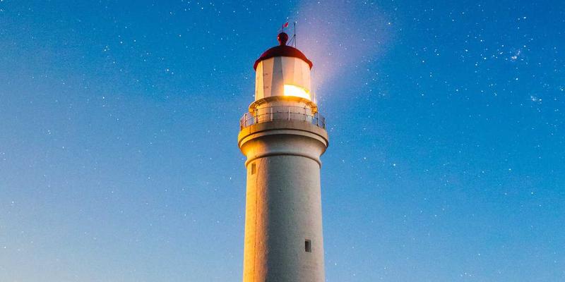 解码时尚行业新路径：从学徒制到在线课程，掌握潮流与风格的入行指南